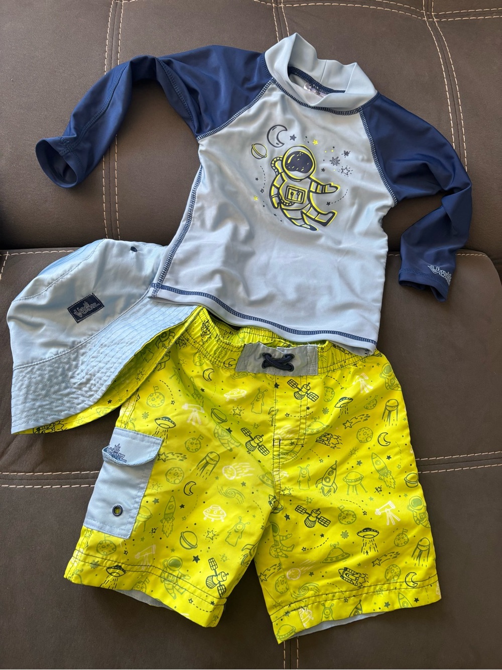 UV Skinz 4T Swim Set, Swim shorts, UPF 50 shirt and reversible bucket hat. - Picture 2 of 3